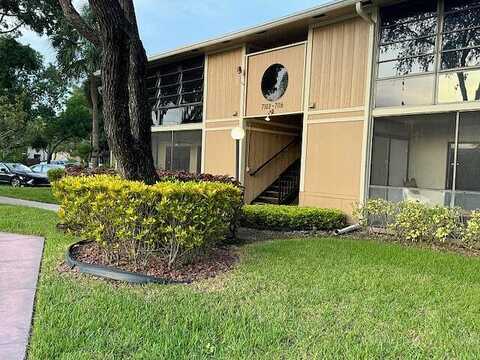 Ashmont Circle, Tamarac, FL 33321