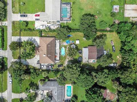Sw 23 Nd St, Davie, FL 33325