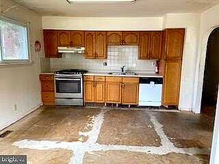 Forrest, BLACKWOOD, NJ 08012