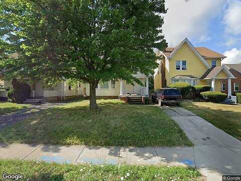 Cedar, CLEVELAND HEIGHTS, OH 44118