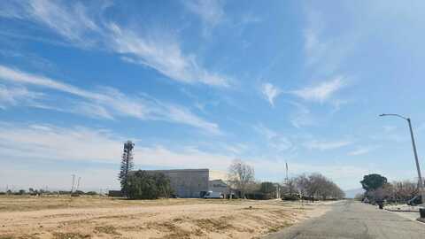 Palm, HESPERIA, CA 92344