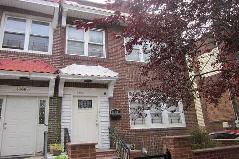 Eggert Pla, Far Rockaway, NY 11691