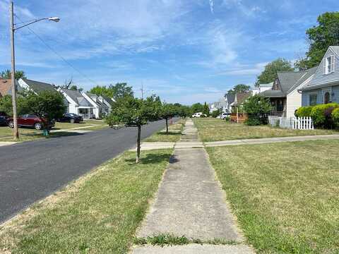Corridon, MAPLE HEIGHTS, OH 44137