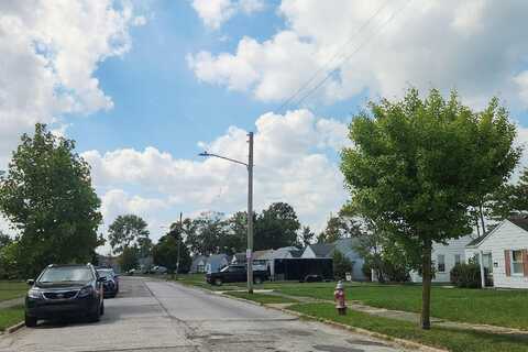Eleanore, CLEVELAND, OH 44135