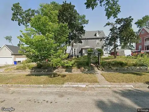 Ave Ne, CEDAR RAPIDS, IA 52402