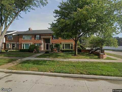 Fleetwood, HARPER WOODS, MI 48225