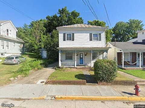 Main, EDINBURG, VA 22824