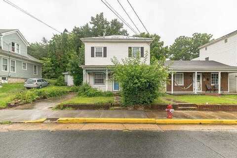 Main, EDINBURG, VA 22824