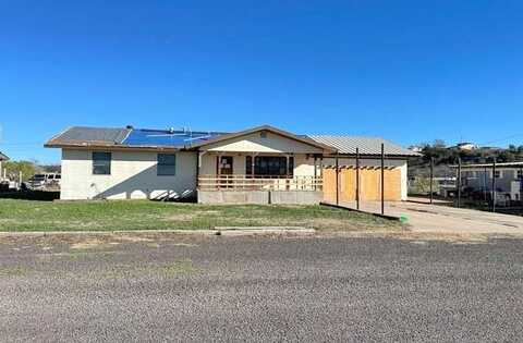 Willow St, Ozona, TX 76943