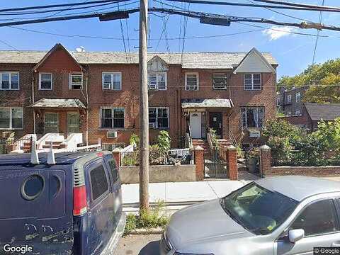 37Th Ave, Long Island City, NY 11101