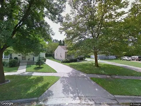 E Smith St, Bay City, MI 48706