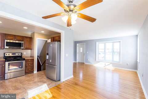 Mayfair, GWYNN OAK, MD 21207