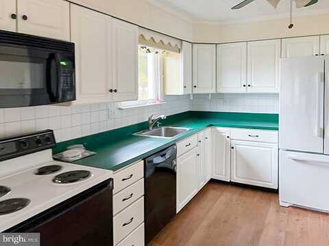 Fox Chase, BLACKWOOD, NJ 08012