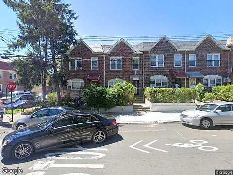 50Th Ave, SUNNYSIDE, NY 11104