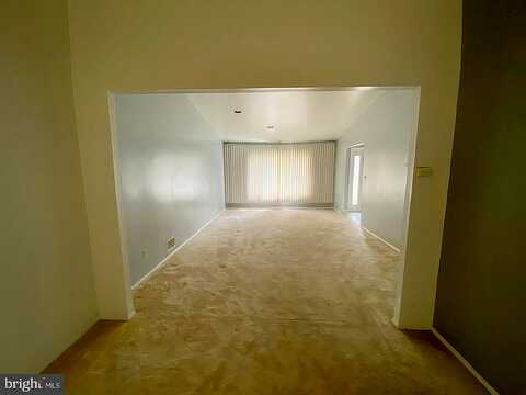 Hawksbury, PIKESVILLE, MD 21208