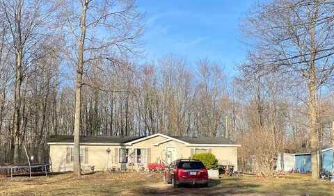 Poplar Dr, Hope, MI 48628