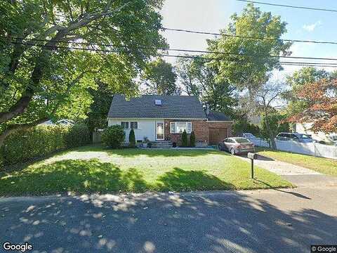 27Th, WYANDANCH, NY 11798