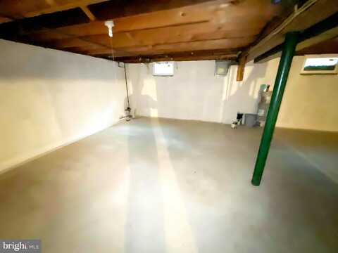 Woodland, CLEMENTON, NJ 08021
