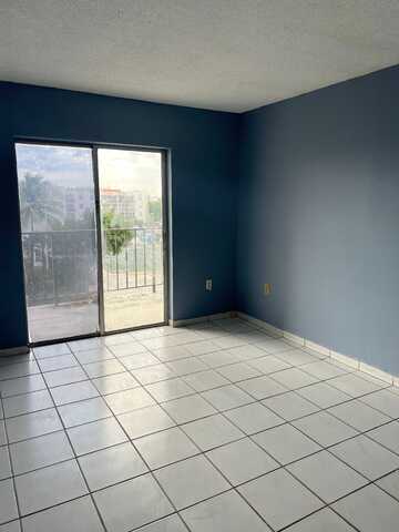 20Th, HIALEAH, FL 33012