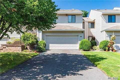 Chestnut Ln, WOODBURY, NY 11797