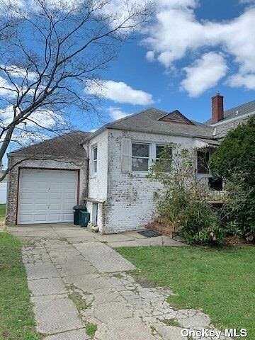 Catalpa, LYNBROOK, NY 11563