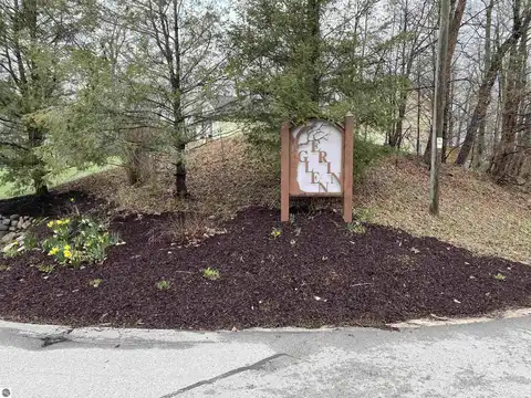 846 SHAMROCK LANE, TRAVERSE CITY, MI 49696