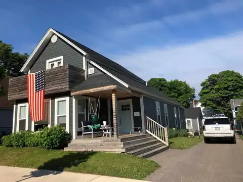 508 WACHTEL, PETOSKEY, MI 49770