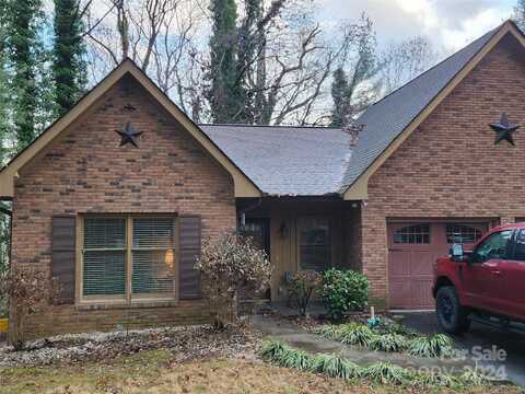 118 Rugby Forest Lane, Hendersonville, NC 28791