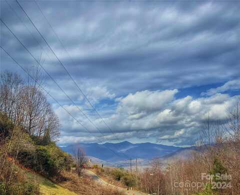 21 Crockett Ridge Road, Black Mountain, NC 28711