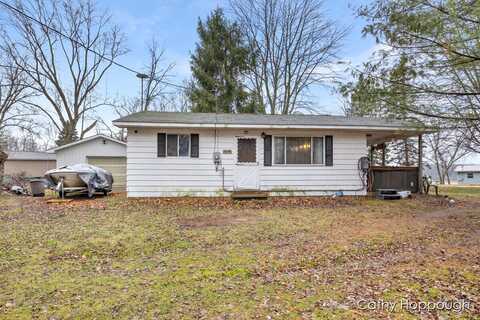 7979 W Arthur Road, Six Lakes, MI 48886