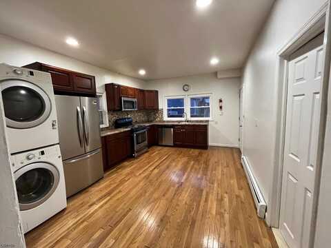 305-307 Sanford Ave, Newark, NJ 07106