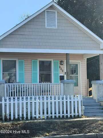 909 S 10th Street, Wilmington, NC 28401