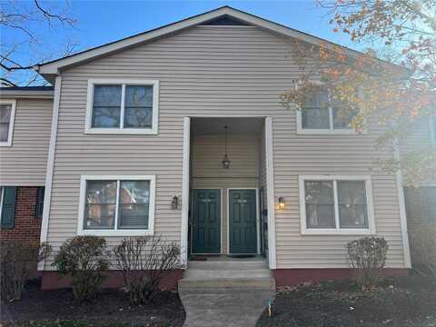 9040 W Swan Circle, Saint Louis, MO 63144