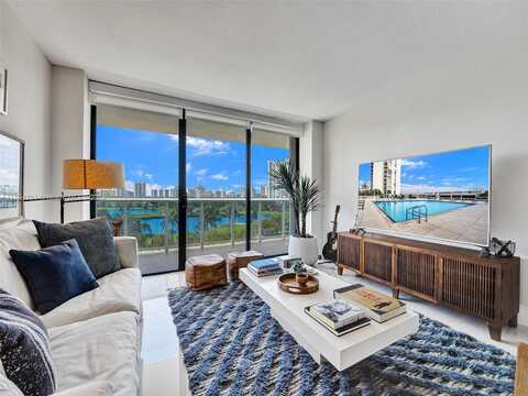 3625 N Country Club Dr, Aventura, FL 33180