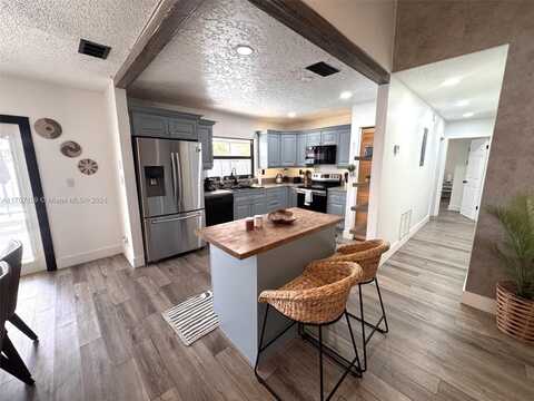 11010 NW 24th Ct, Sunrise, FL 33322