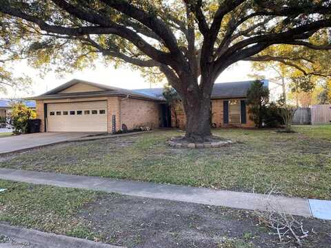 2216 Palm Village Drive, Bay City, TX 77414