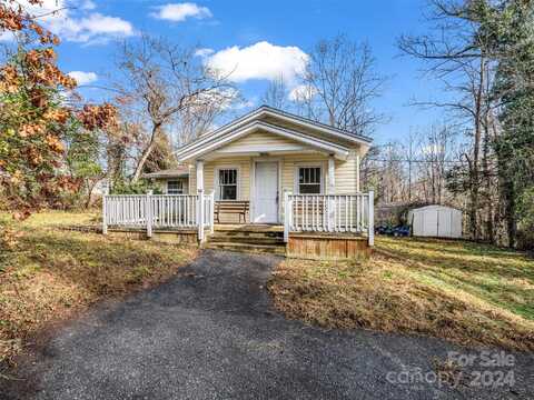 26 Holcombe Road, Candler, NC 28715