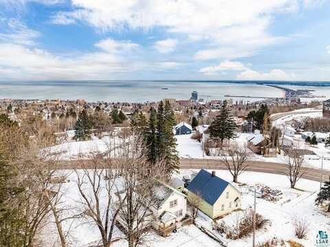 426 E 13th St, Duluth, MN 55811