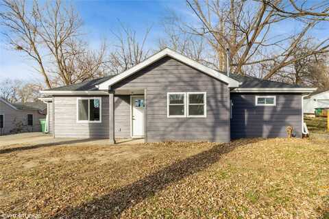 6519 School Street, Windsor Heights, IA 50324