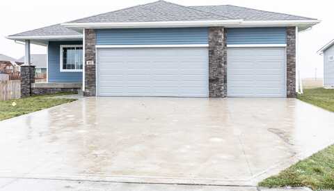 402 NE Madison Avenue, Elkhart, IA 50073