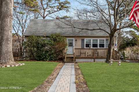 203 Center Street, Manahawkin, NJ 08050