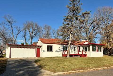 206 11TH ST SE, WASECA, MN 56093