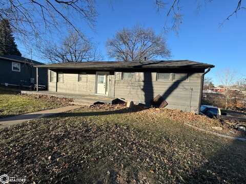 335 E Madison Street, Centerville, IA 52544