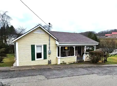 6 Summit Street, Salem, WV 26426