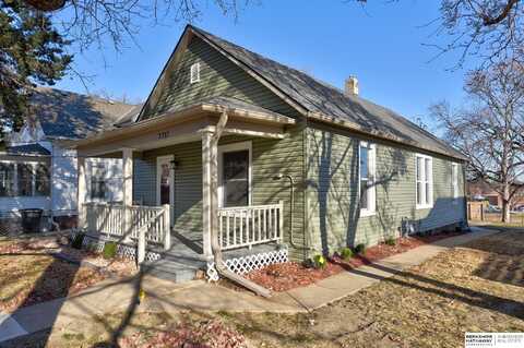 2737 S 9th Street, Omaha, NE 68108