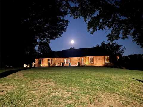 2083 Mulberry Lane, Excelsior Springs, MO 64024