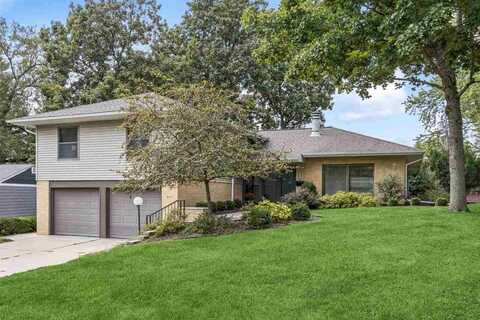 317 Windsor Dr, IowaCity, IA 52245