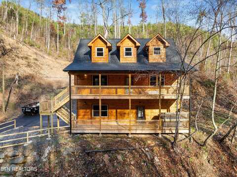 1045 Deep Hollow Rd, Gatlinburg, TN 37738