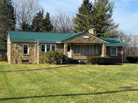 17633 State Highway 8, Centerville, PA 16404