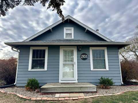 2103 North Street, Marysville, KS 66508